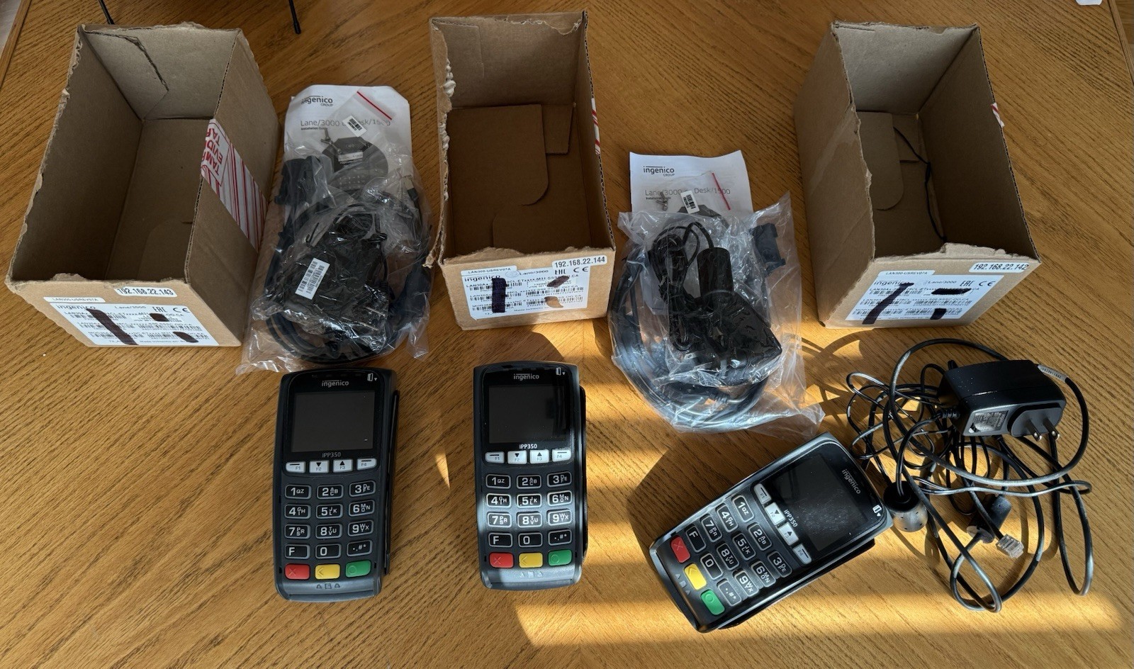 3x Ingenico IPP350 Credit/Debit Card Readers With Power Cords And Boxes
