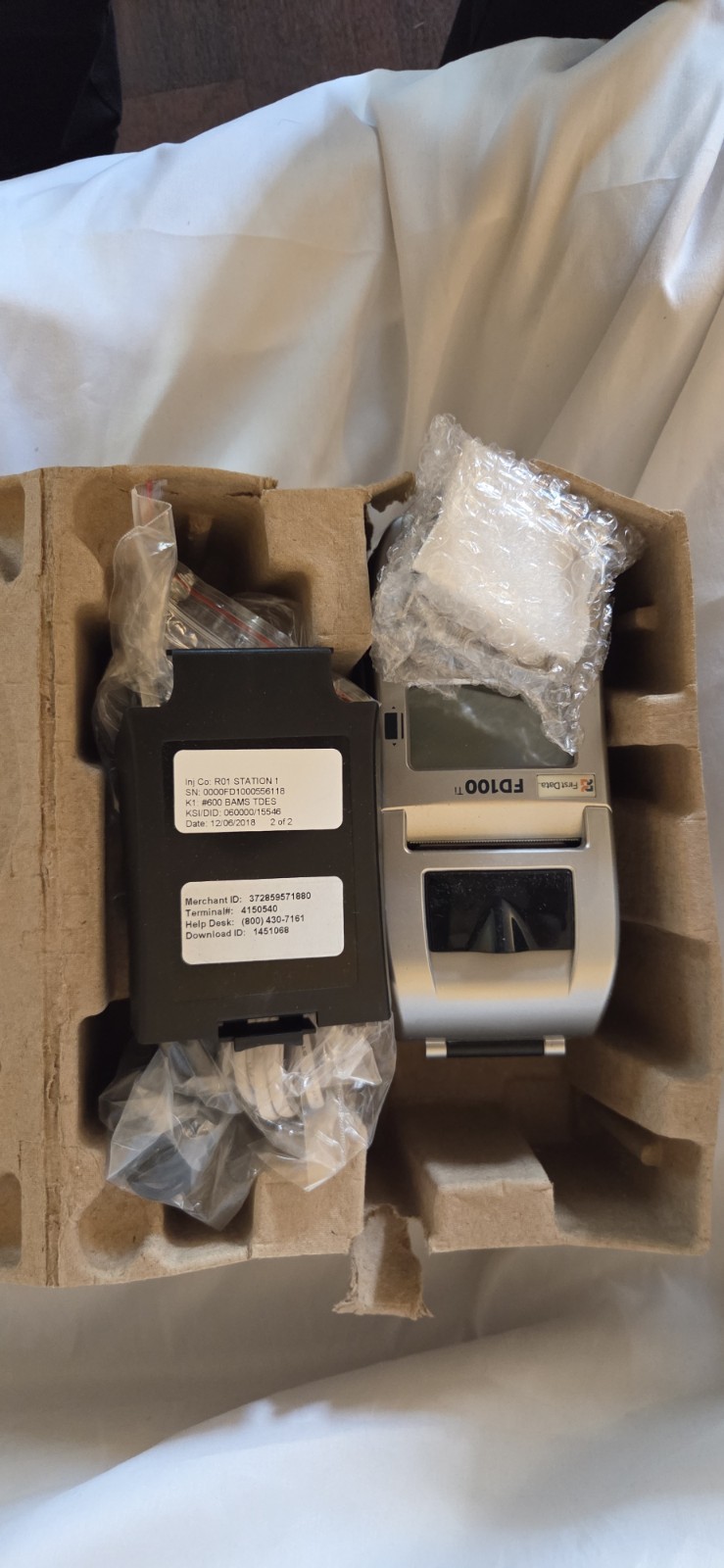 First Data FD130 / FD100 Credit Card Terminal – POS Reader – New Open Box