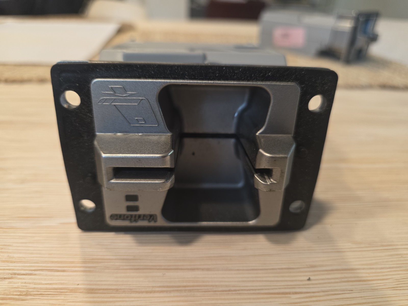 Used Verifone UX300-WPWR Credit Card Reader – Tested