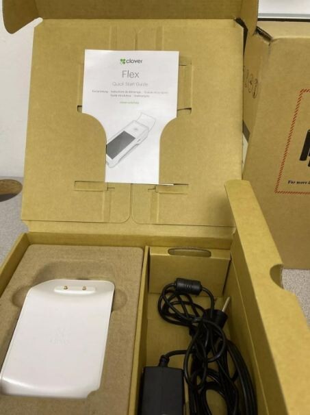 Clover Flex LTE C400U Wireless Credit Card Processor POS Machine & Charger C403