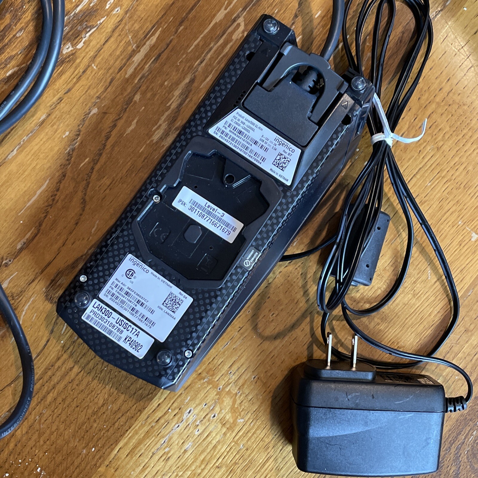 INGENICO LANE/3000 CL/Eth Credit Card Terminal And Power Adapter