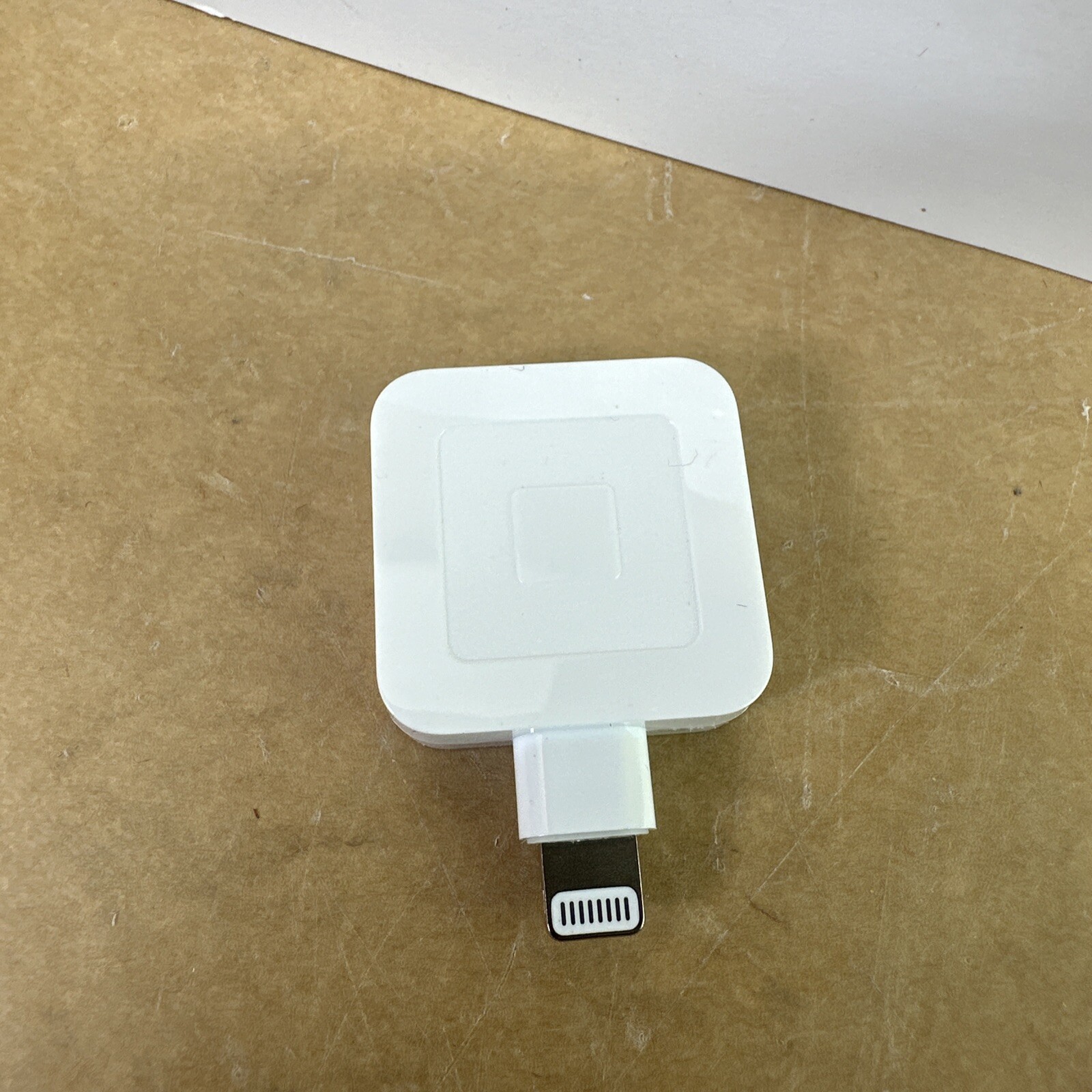 Square Reader for Magstripe With Lightning Connector – Glossy White iPhone iPad