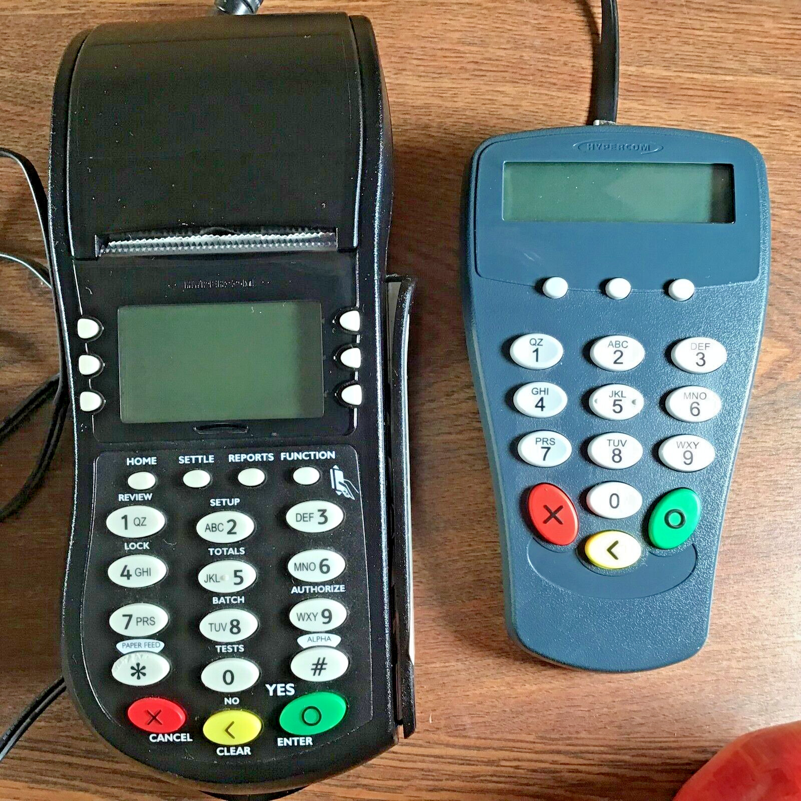 Credit Card Terminal Hypercom T4205 Black Portable Wired 24MB LCD 19-Key Buttons