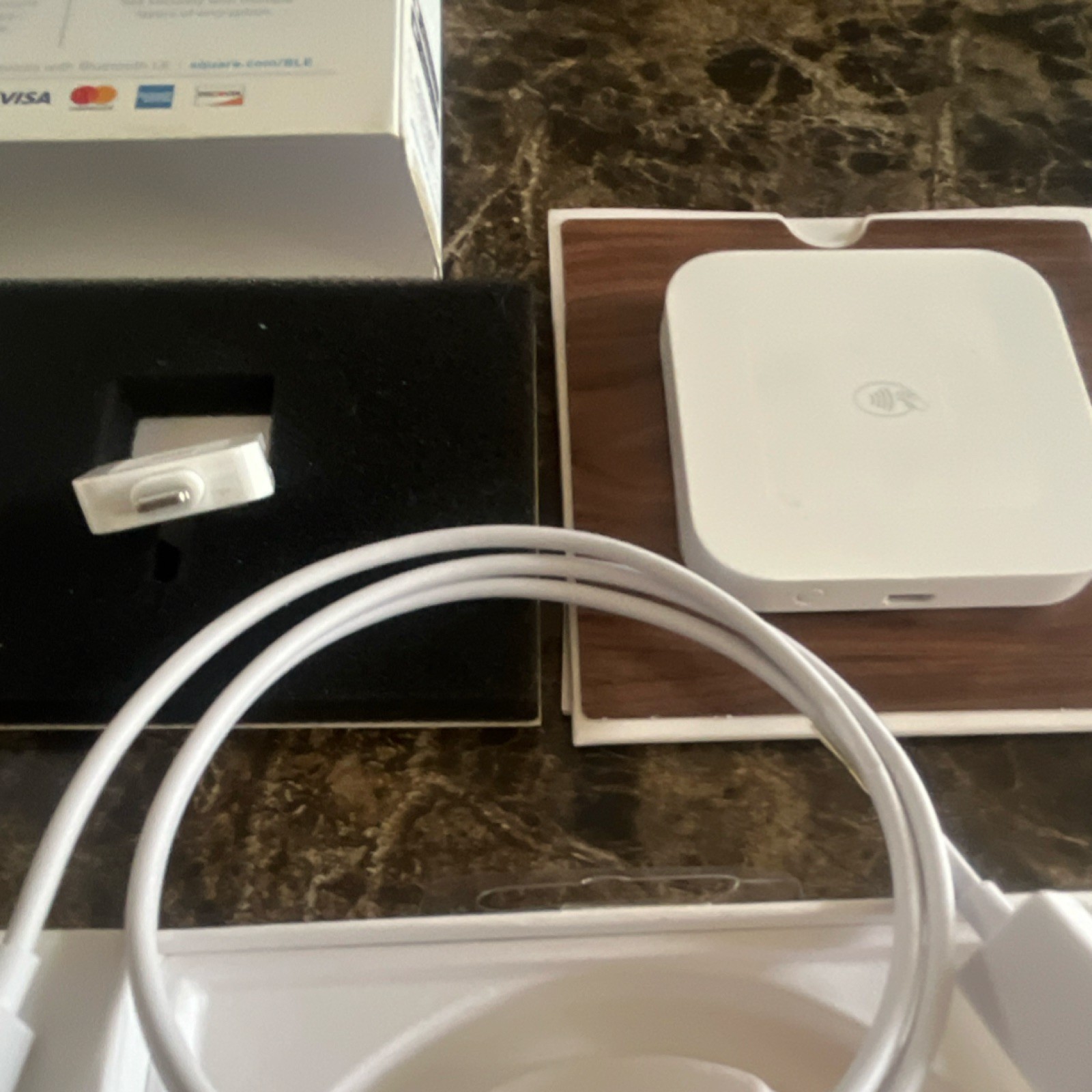 Square Reader Magstripe Contactless Chip Payments Bluetooth iPhone Android