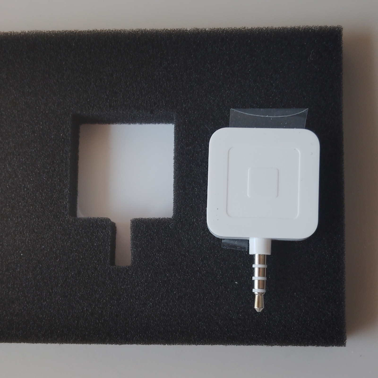 Square Reader Magstripe Credit Card Reader 3.5mm iPhone Android NEW