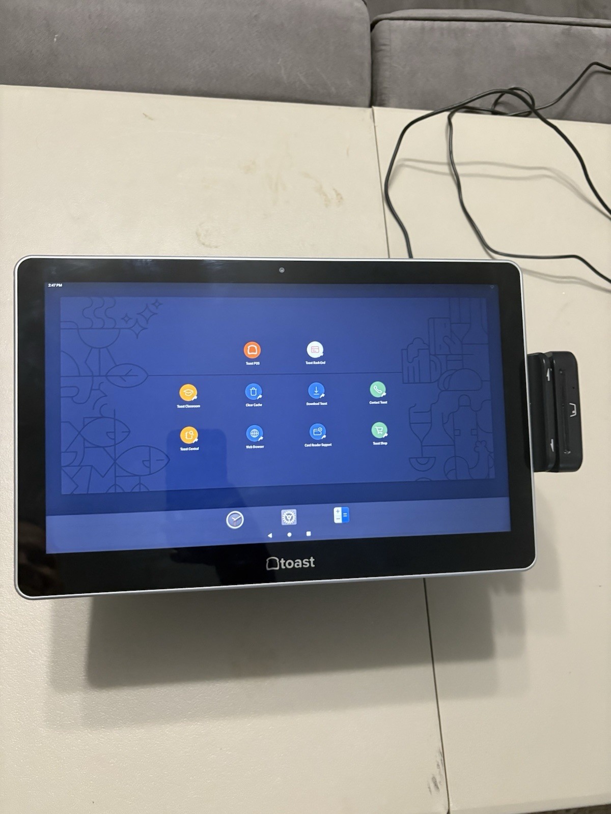 Toast POS Terminal On Stand (Model TT220) W/ EMV Card reader