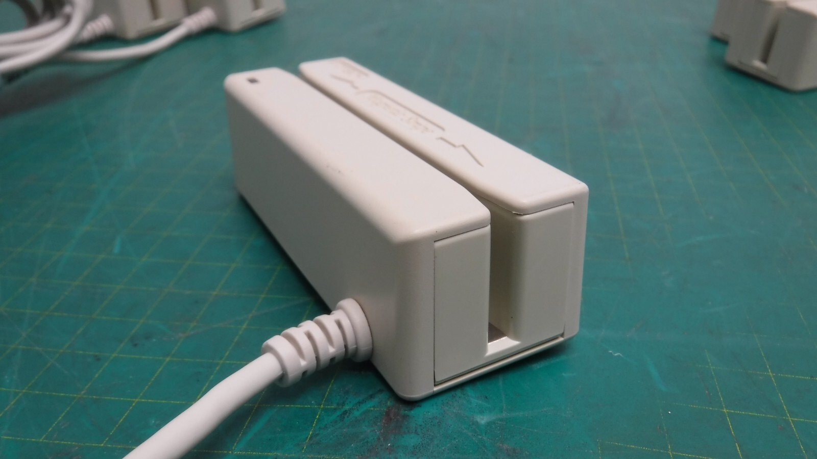 Lot of 5 ID Tech IDMB-334133 USB Magnetic Strip Reader – White