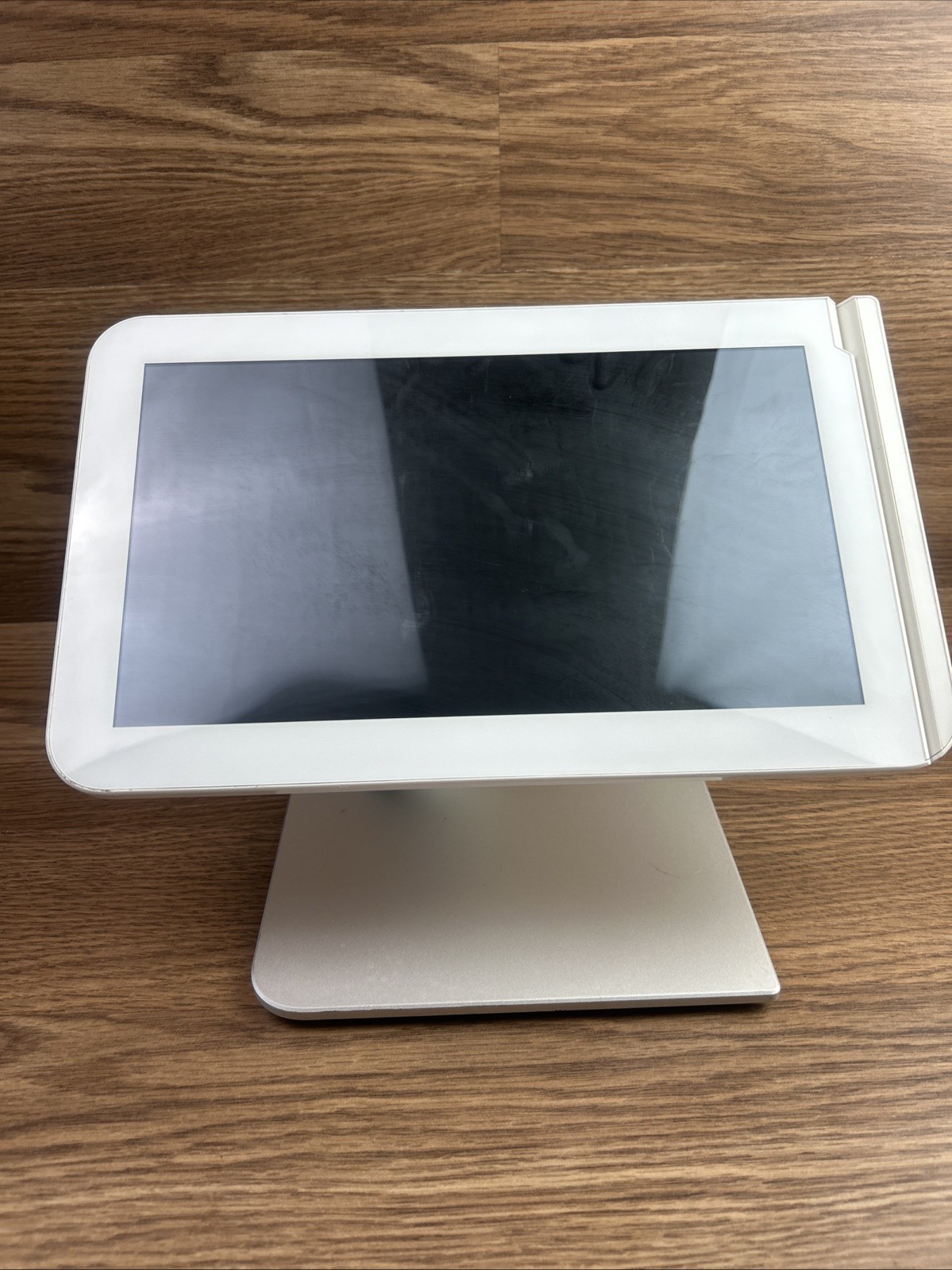 Clover Station 1.0 C100 POS System Screen Monitor #3168 z41/5 On Stand