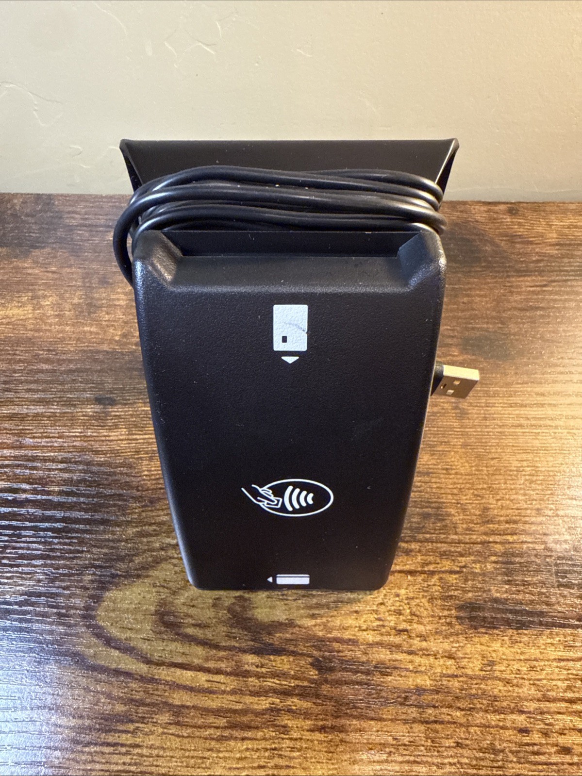 Vault Brand USB Powered Bluetooth 3-in-1 Card Reader Model ID 80149008-001
