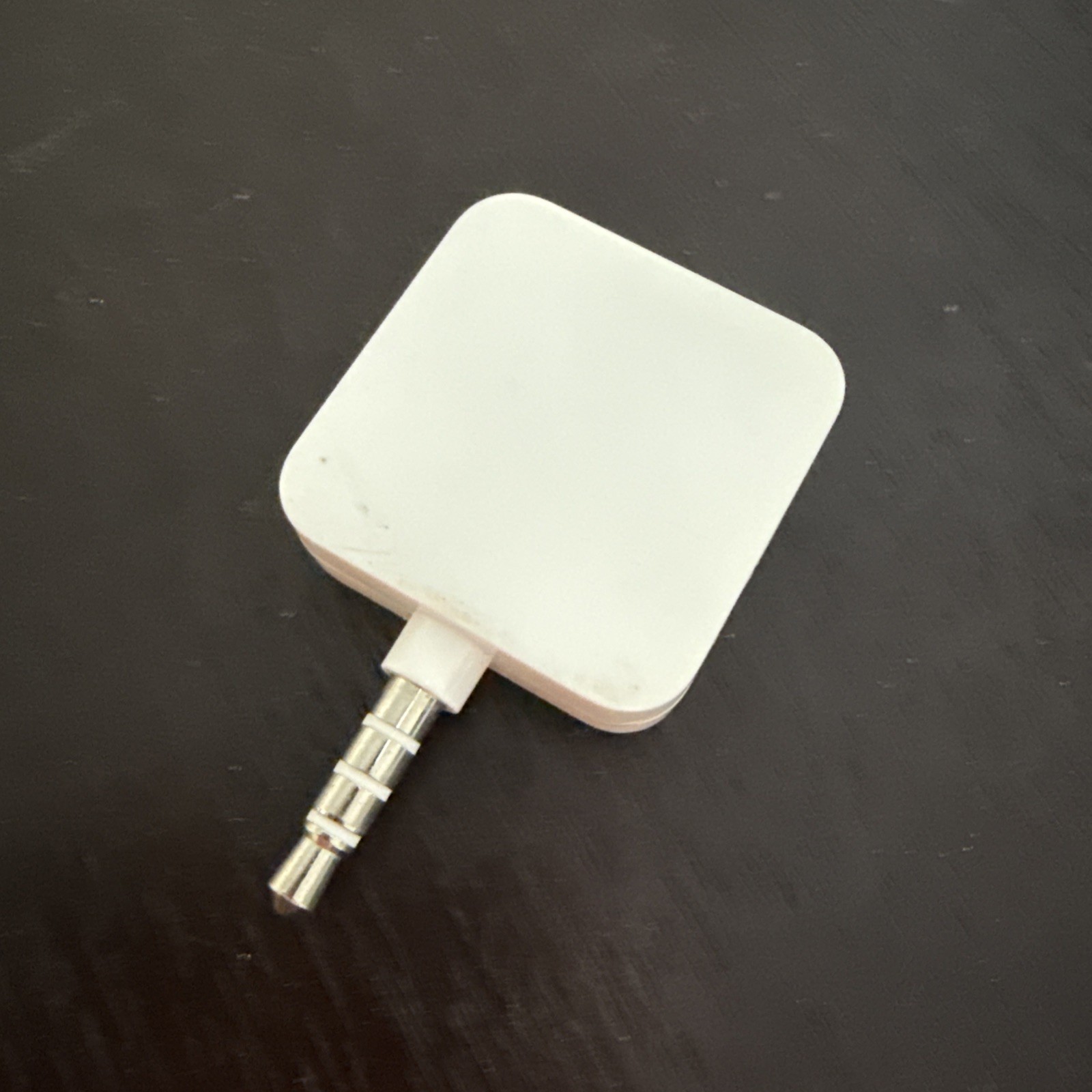 Square A-PKG-0206-01 Credit Debit Card Reader – White for Apple iPhone & Android