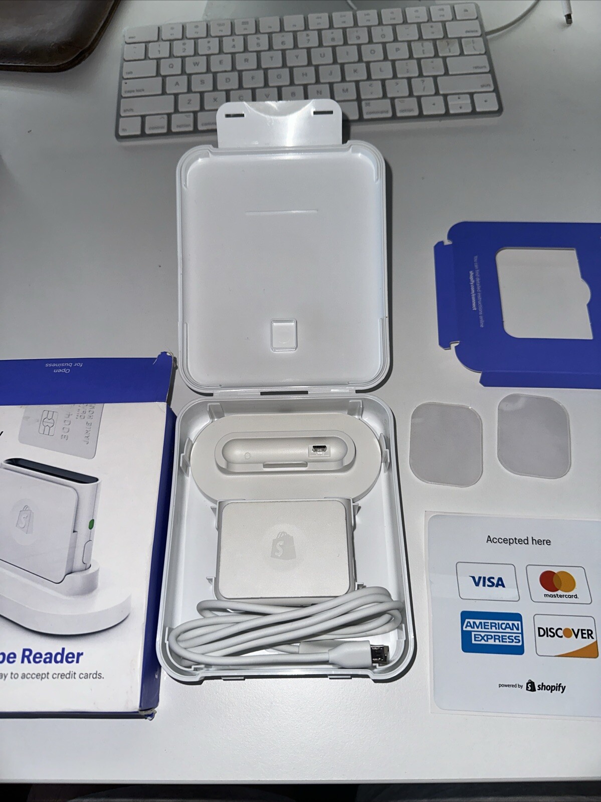 Shopify Chip & Swipe Reader – White