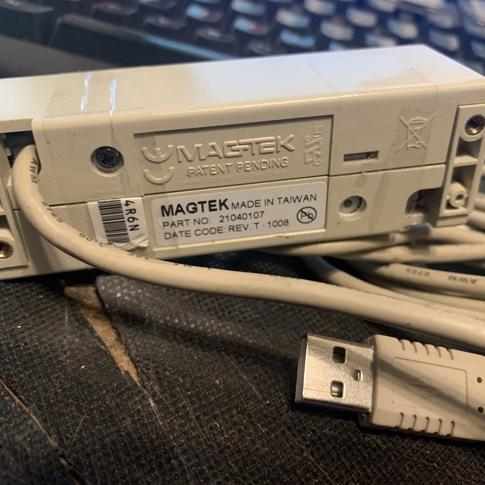 MAGTEK Credit card reader with cable and USB hookup – PN-21040107