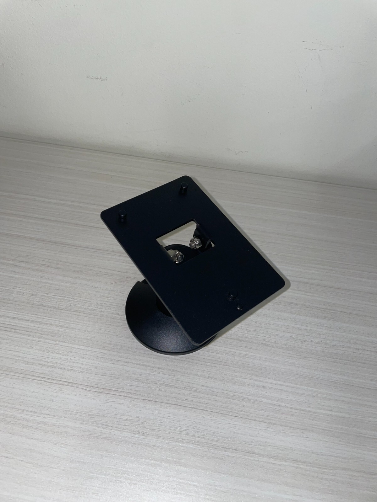 Pax Q30 Stand – Tilts/Swivels – Countertop