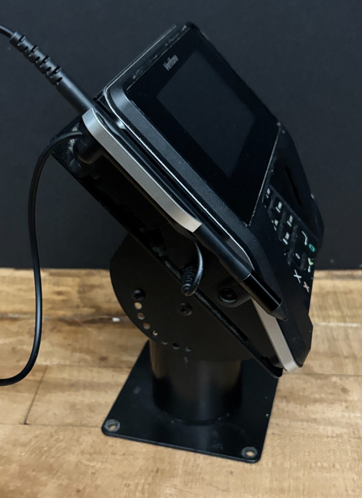 VeriFone MX 915 Card Terminal with swivel stand base (A)