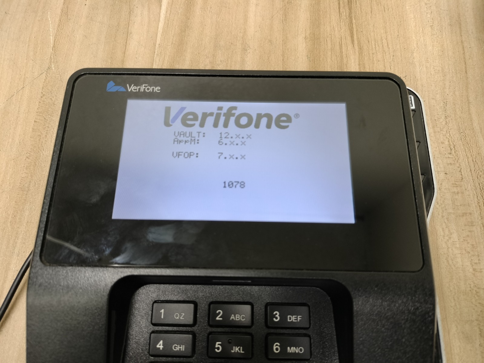 LOT OF 2 – Verifone MX915 MX 915 M132-409-01-R POS Credit Card Terminal Pinpad