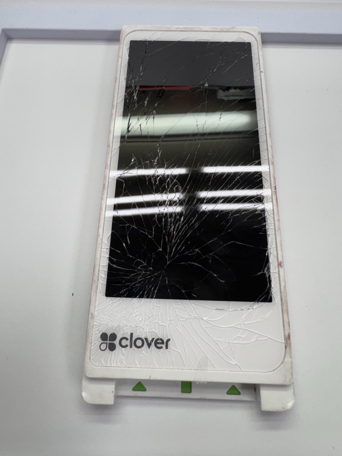 Clover Flex 3 C405 Handheld POS Management LCD SCREEN GLASS IS BROKEN SEE PICS