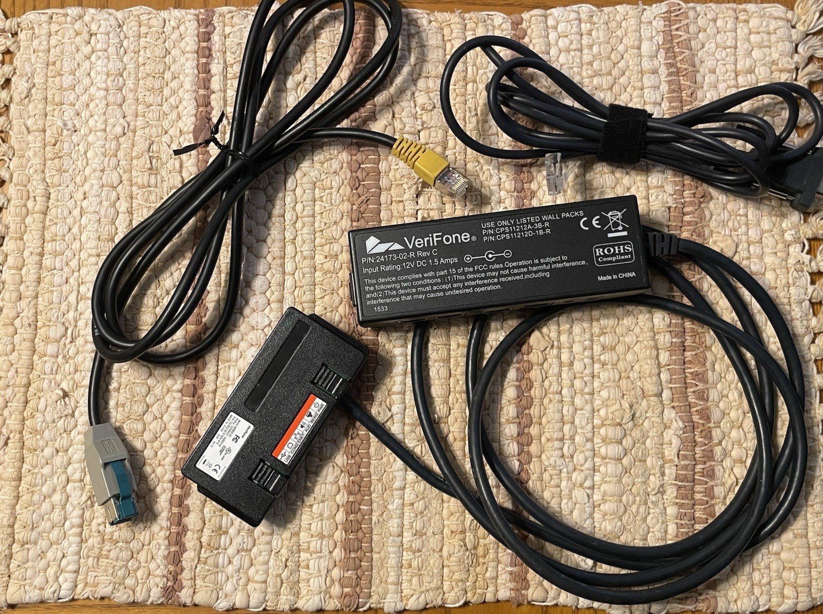 Verifone 24173-02-R MultiportEthernet Switch, Ac Adapter, Add’l Cables, Mx900-02
