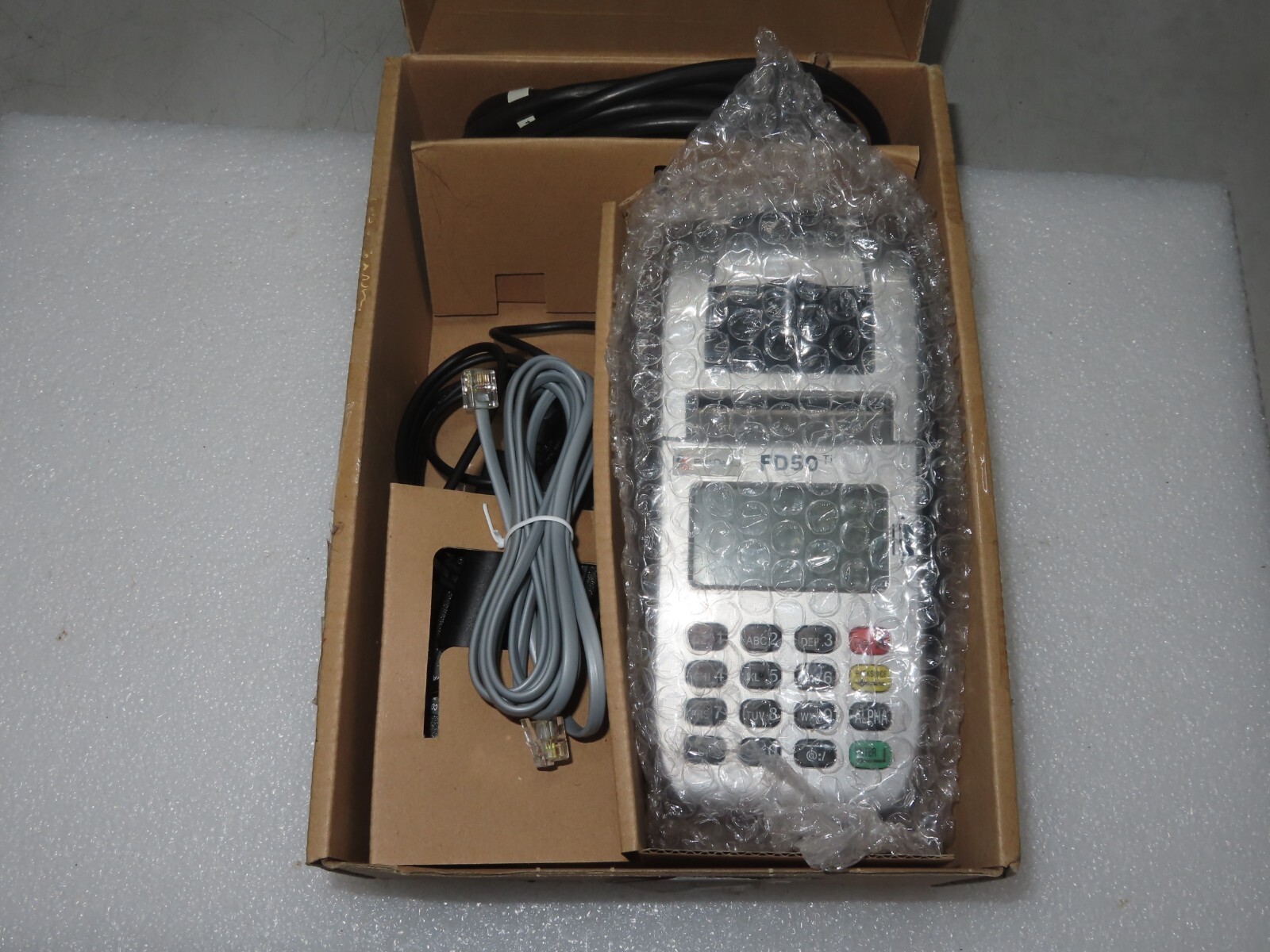 First Data FD50 Credit Card Terminal With Power Cords – Excellent