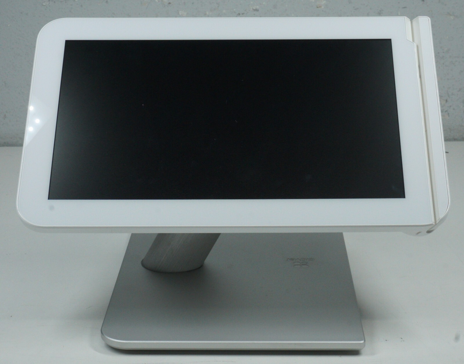 Clover C-100 Touch Screen POS System w/ P-100 Printer – White (No AC adapter)