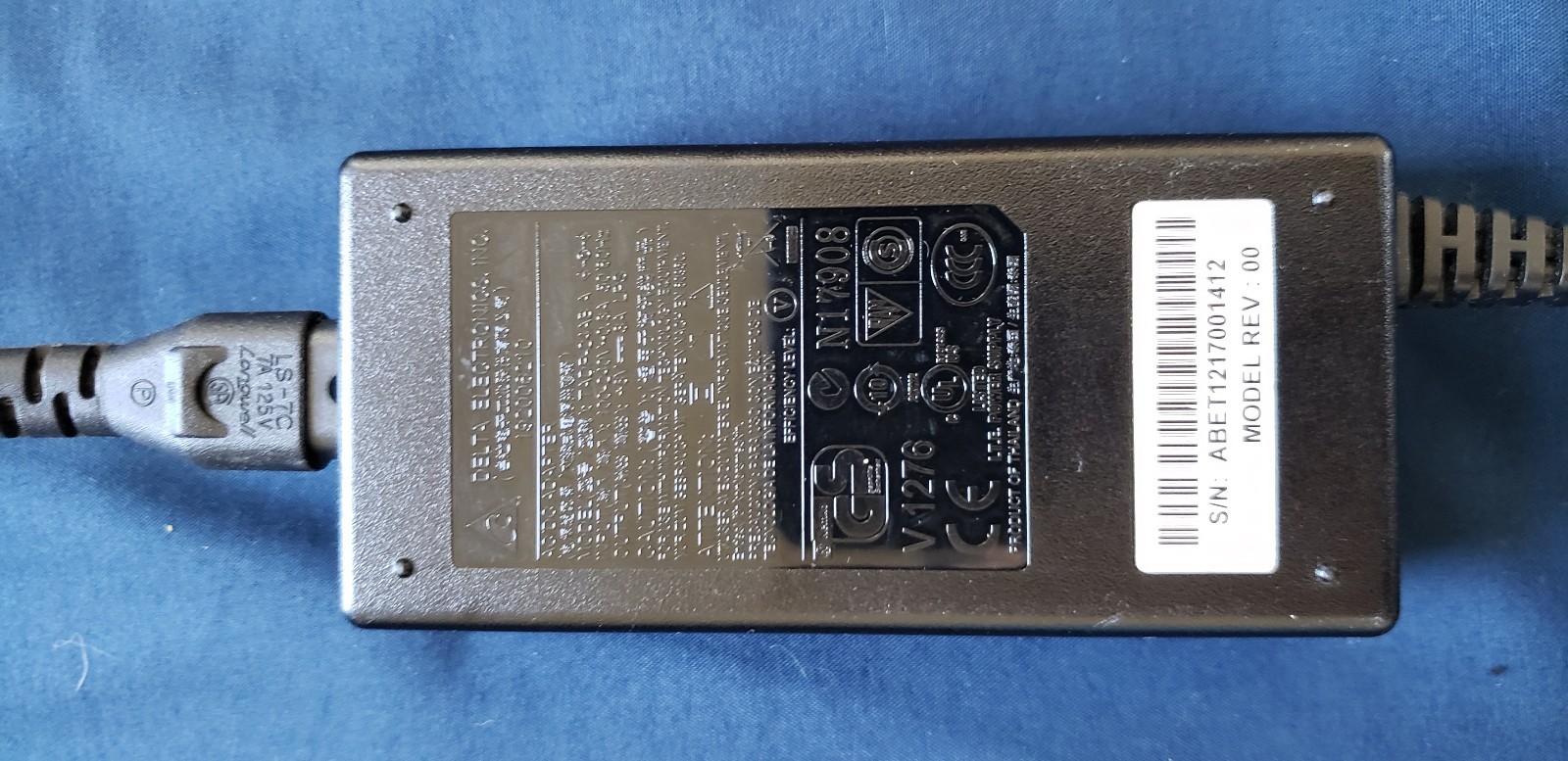 Ingenico ICT250 Credit Card Terminal W EVM NFC & IPP220 Pin Number Input Pad.