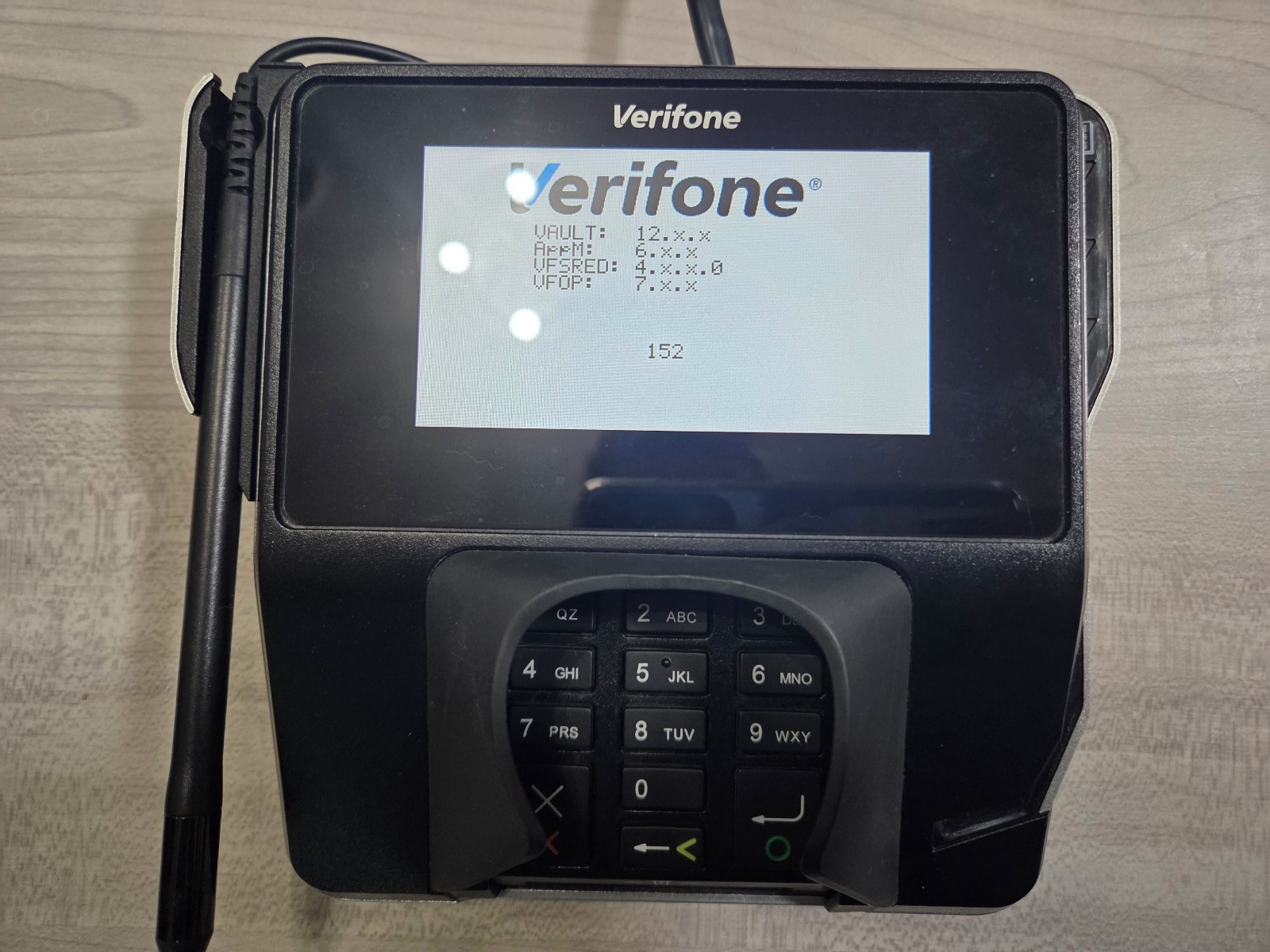 LOT OF 4 ~ VeriFone MX 915 Credit Card Pinpad Payment Terminal ~ M177-409-01-R