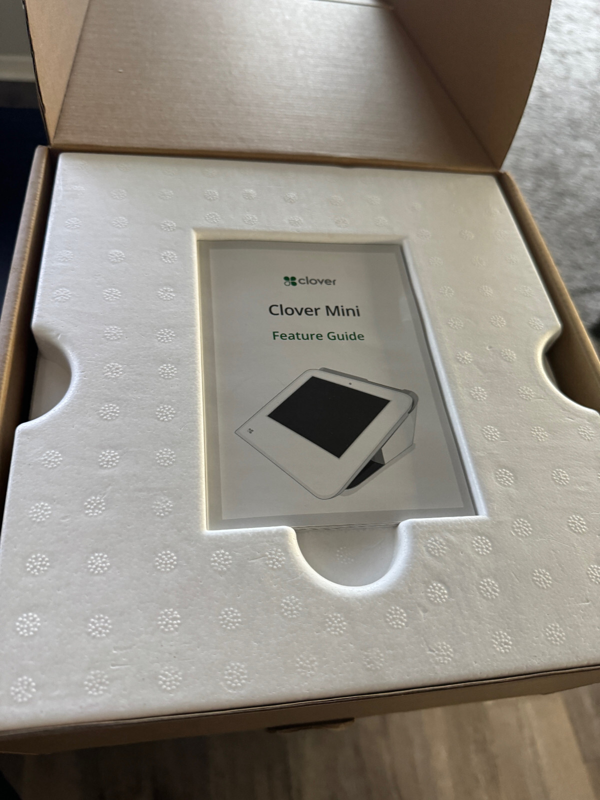 Clover Mini Wi-Fi Point of Sale System POS Model: C300 Comes In Original Box