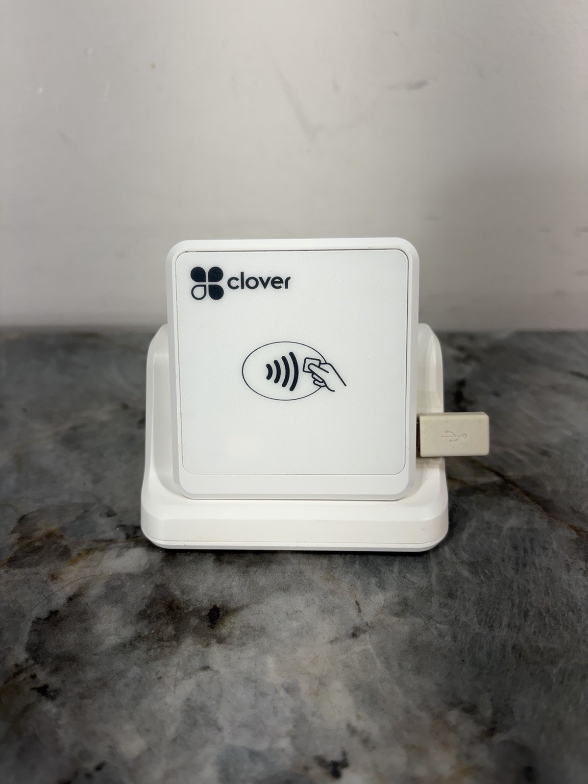 Clover Go RP457 A Contactless Chip Swipe Card Reader White With Charging Dock