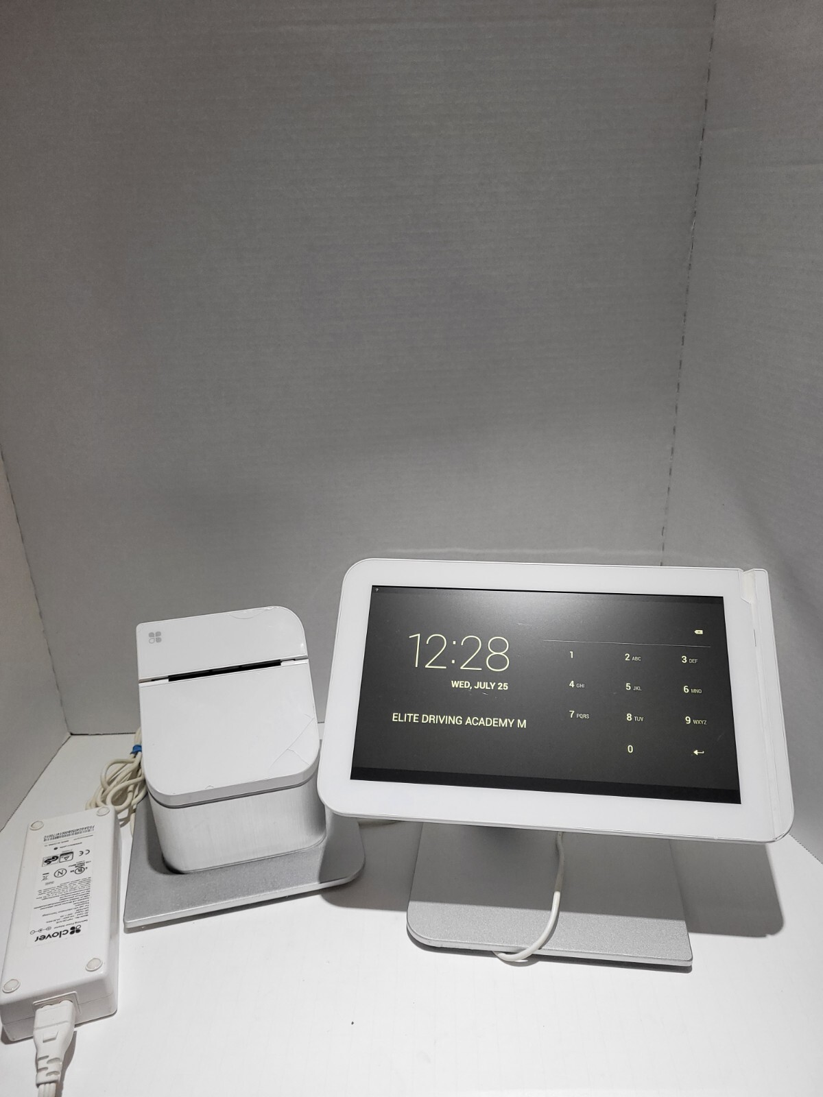 Clover 1.0 POS Station C100 And P100 With Cords And First Data FD-35 Read