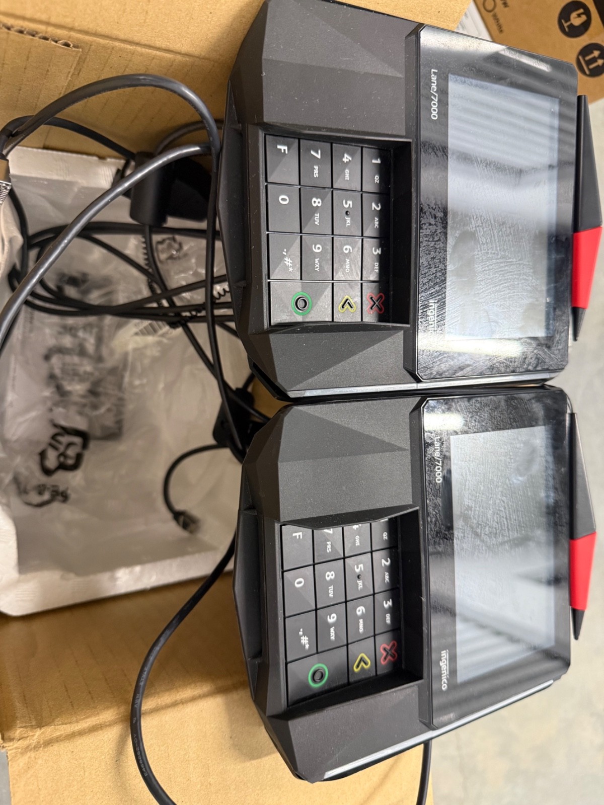 Ingenico Lane 7000 Signature Capture Payment Terminal with touch screen