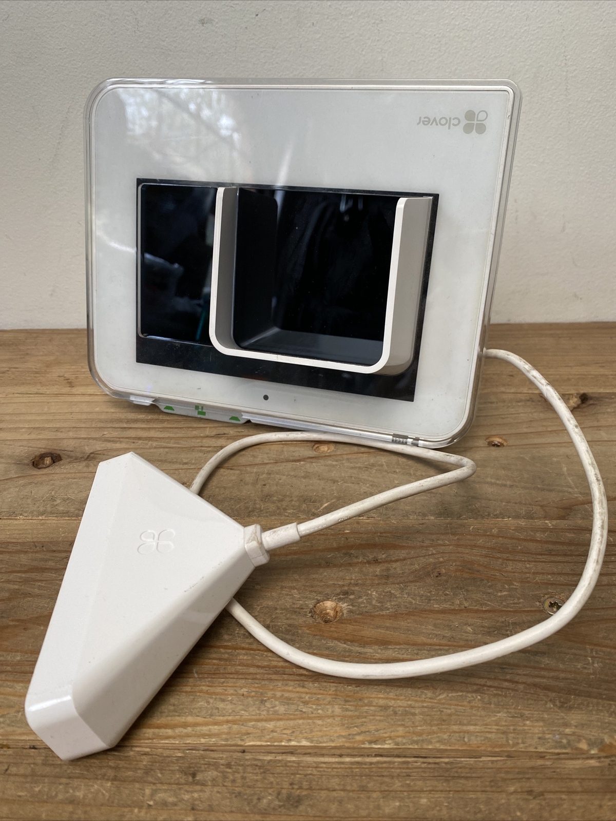 Clover Mini Wi-Fi C300 Contactless Tap-To-Pay POS System, Credit Card Reader 