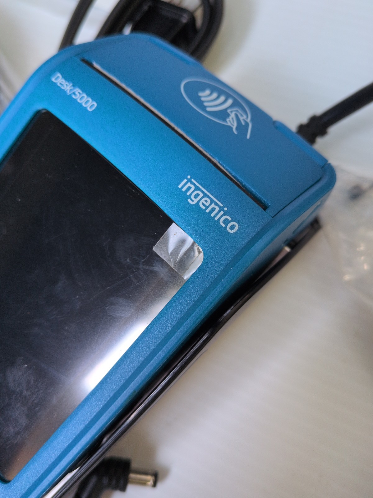 Ingenico Desk/5000 Credit Card Terminal Blue Powers On Chase Logo Complete