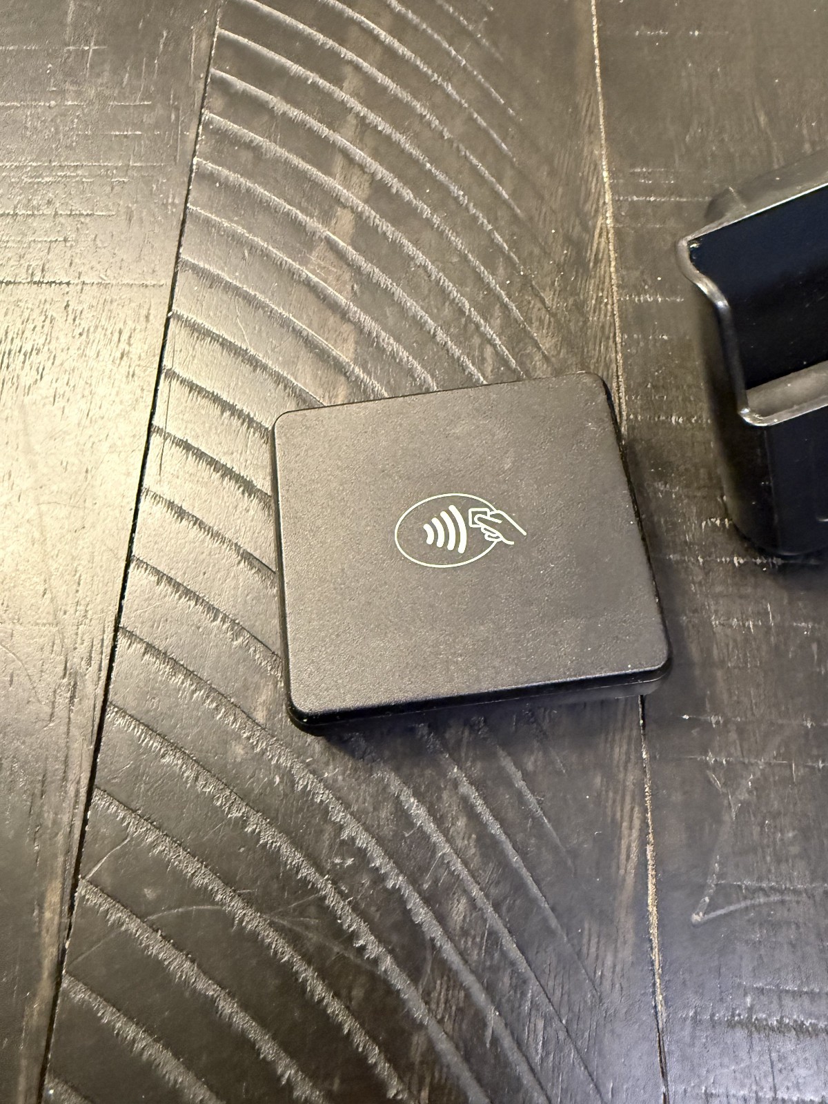 BBPOS Chipper 2X BT with Charging Dock – Bluetooth Card Reader | Used