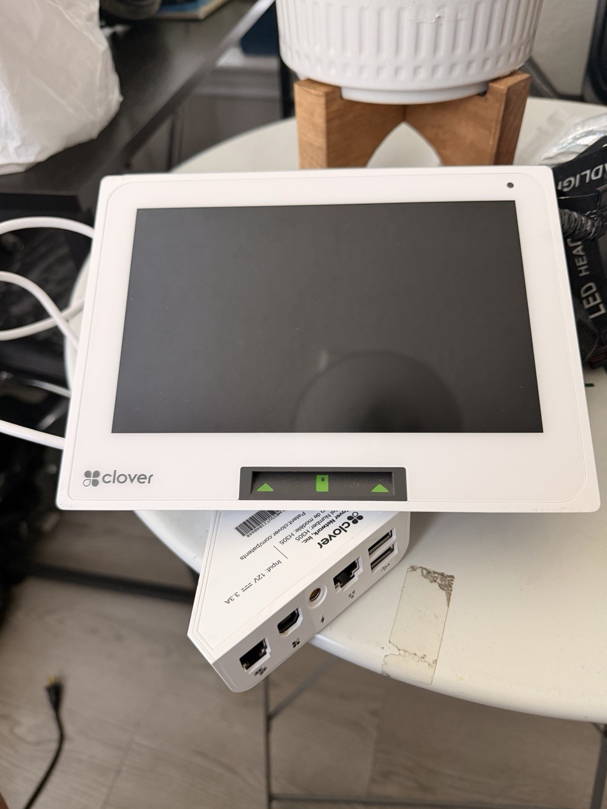 Clover Mini C305 Wired POS Credit Card Terminal White Touchscreen Payment Reader