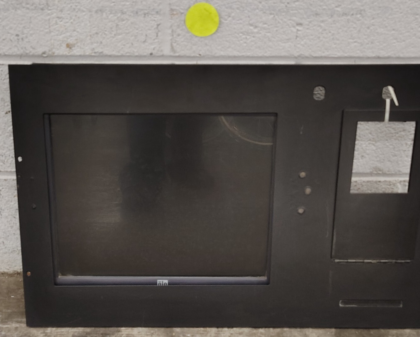 SELF-SERVICE INTERACTIVE TERMINAL W/ELO TOUCH SCREEN ET1715L-8CWA-1-G