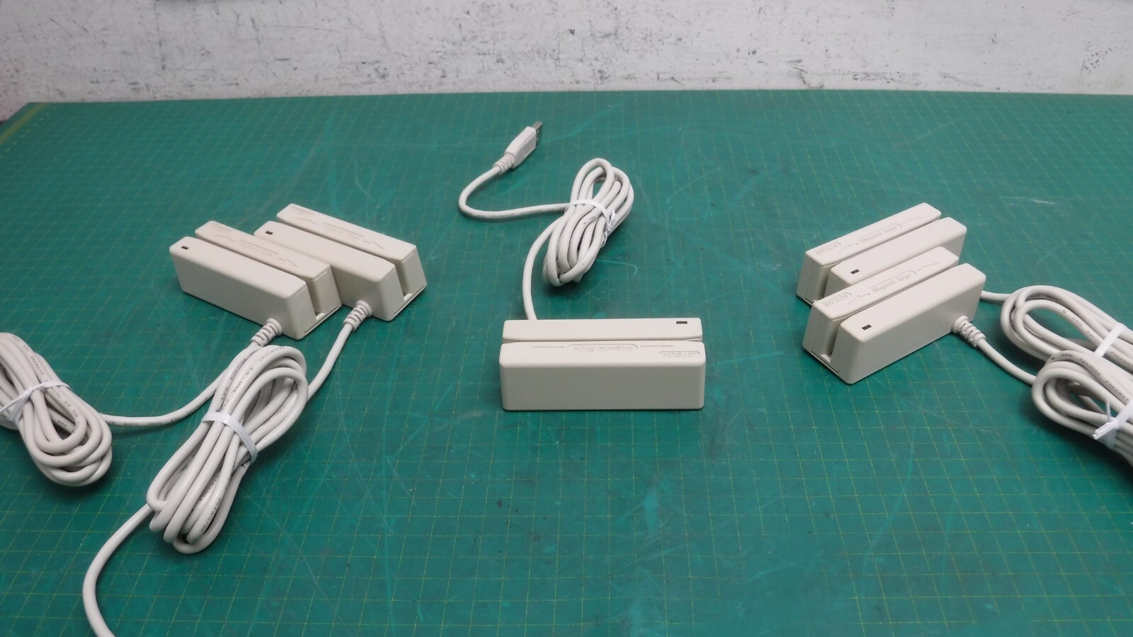 Lot of 5 ID Tech IDMB-334133 USB Magnetic Strip Reader – White