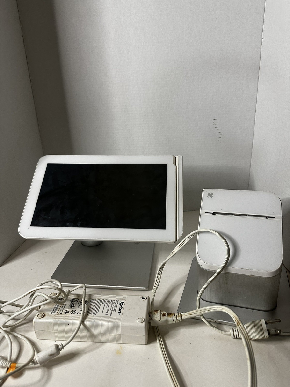 Clover Station POS 1.0 System, P100 Printer, C100 Screen & Power Adapter