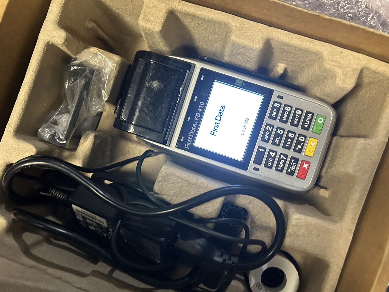 First Data FD 410 xAPT-103PUW Credit Card Payment Processing Terminal