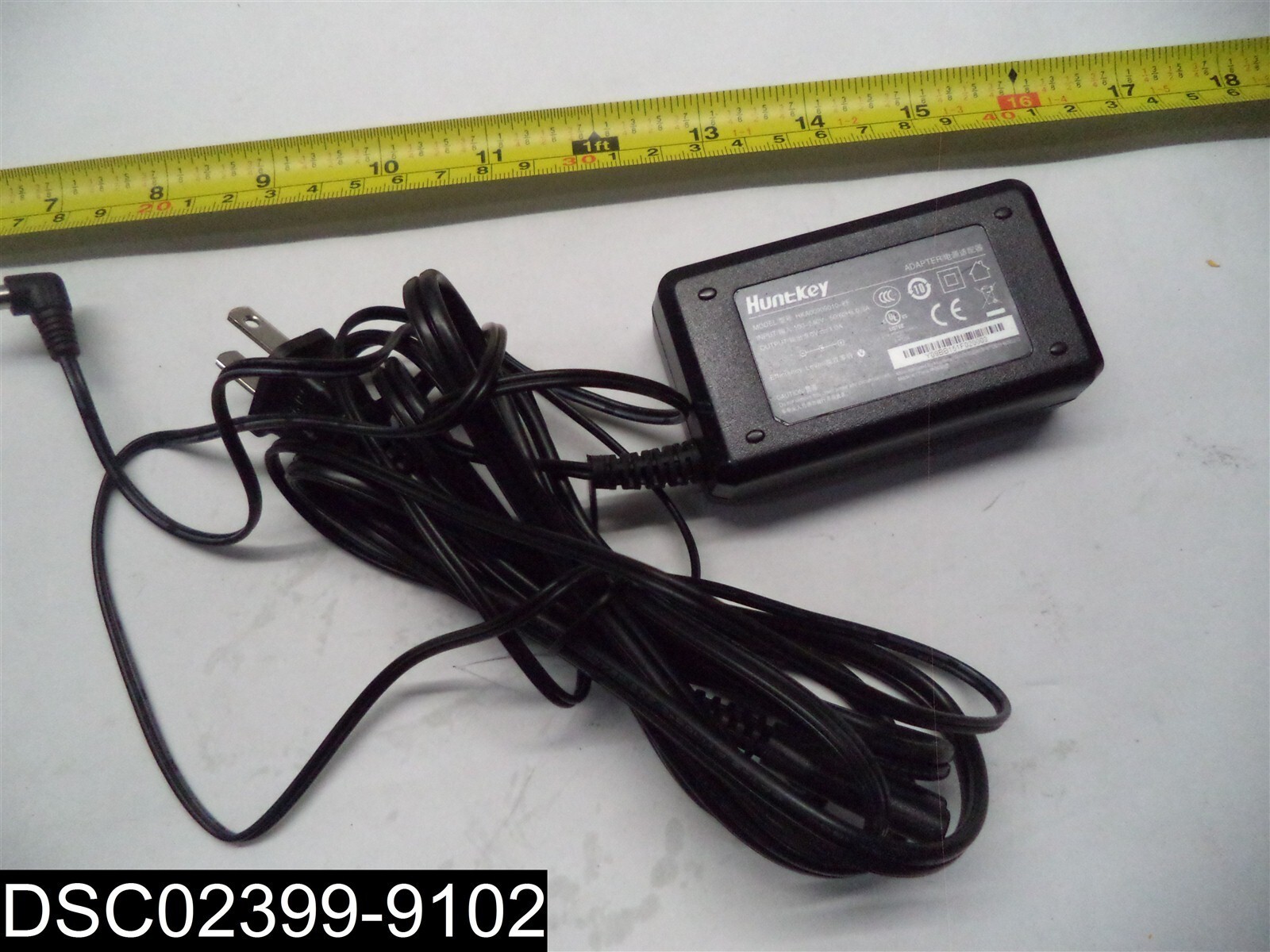 SCRATCHED: M252-103-03-NAA-3 Verifone VX520 Dial Up Terminal- Model