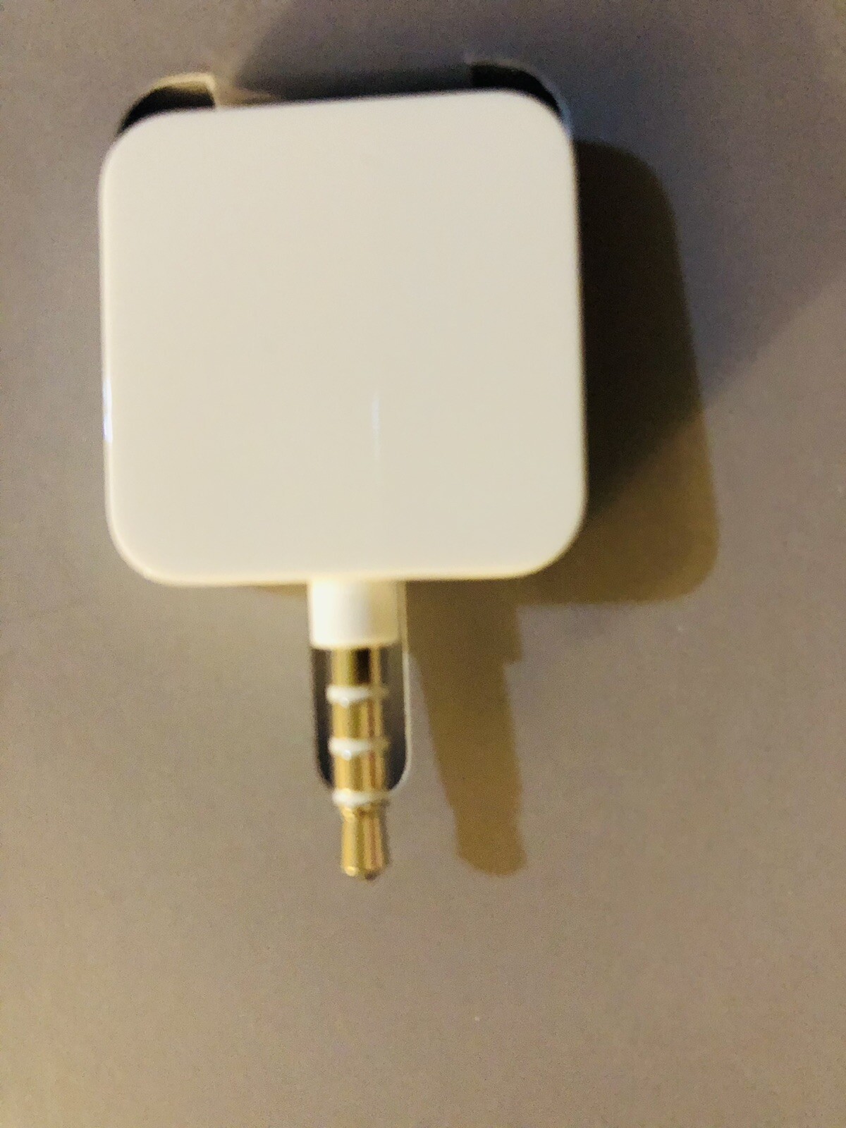 18 Square A-SKU-0047-01 Credit Debit Card Reader – White For iPhone and Android