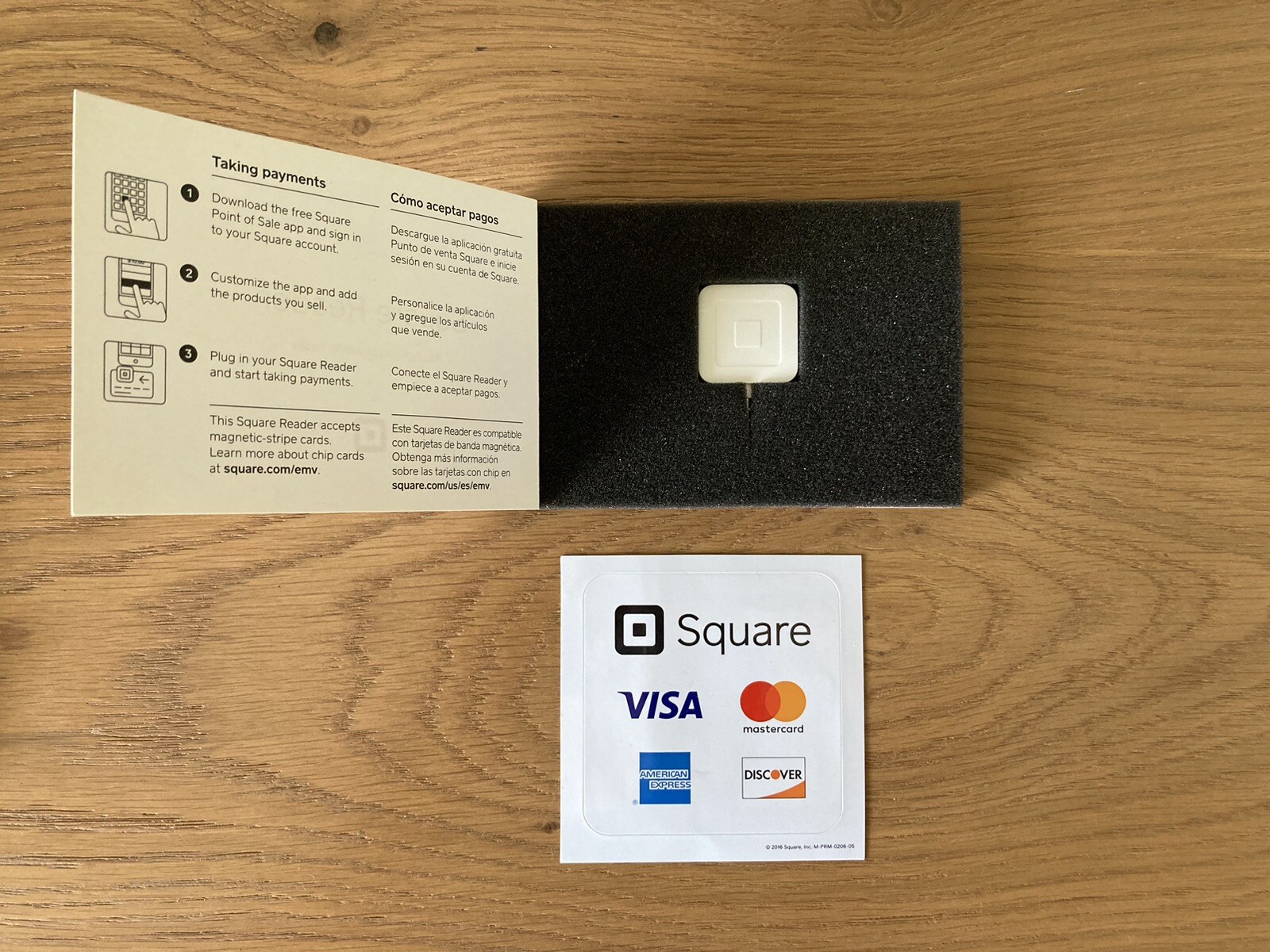 Square A-PKG-0223-04 Credit Debit Card Reader – White for Apple iPhone