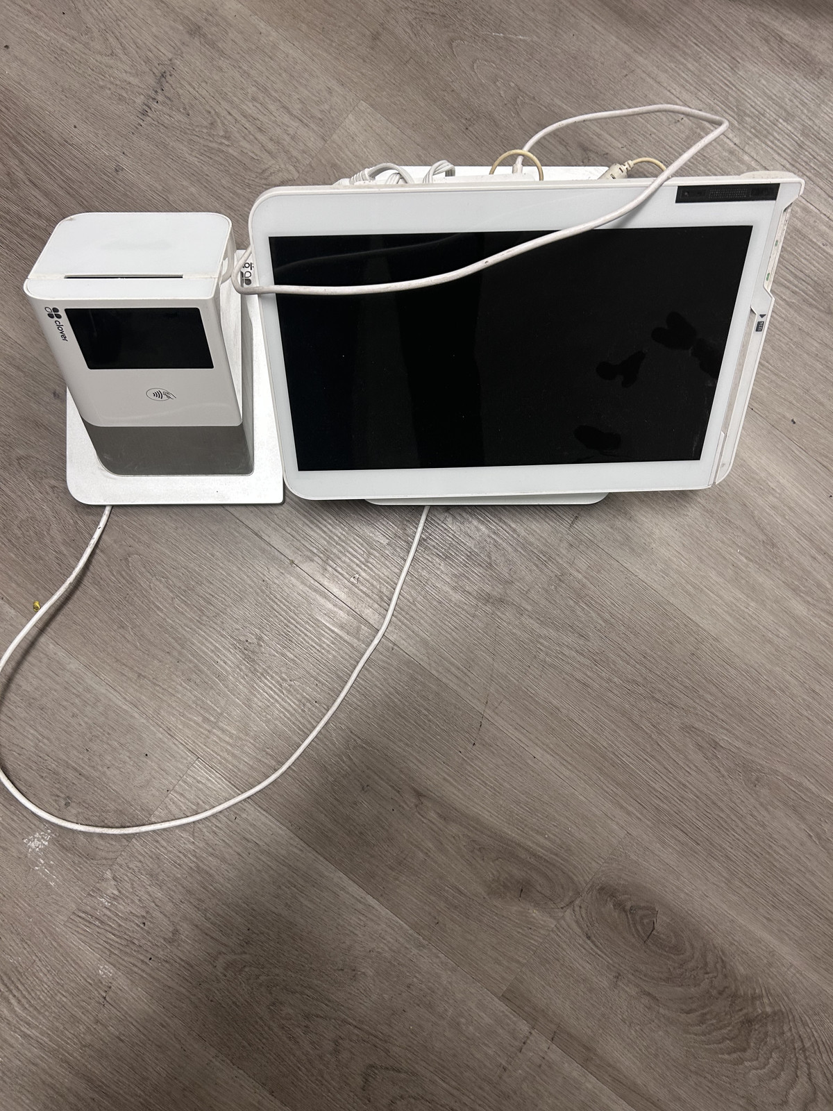 Clover POS Terminal Duo – POS and card reader/receipt printer included