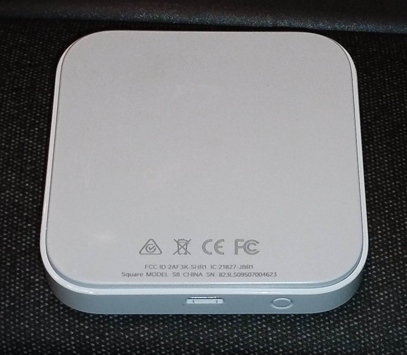 Square contactless and chip reader S8 tested & working w/ box, cable & manual