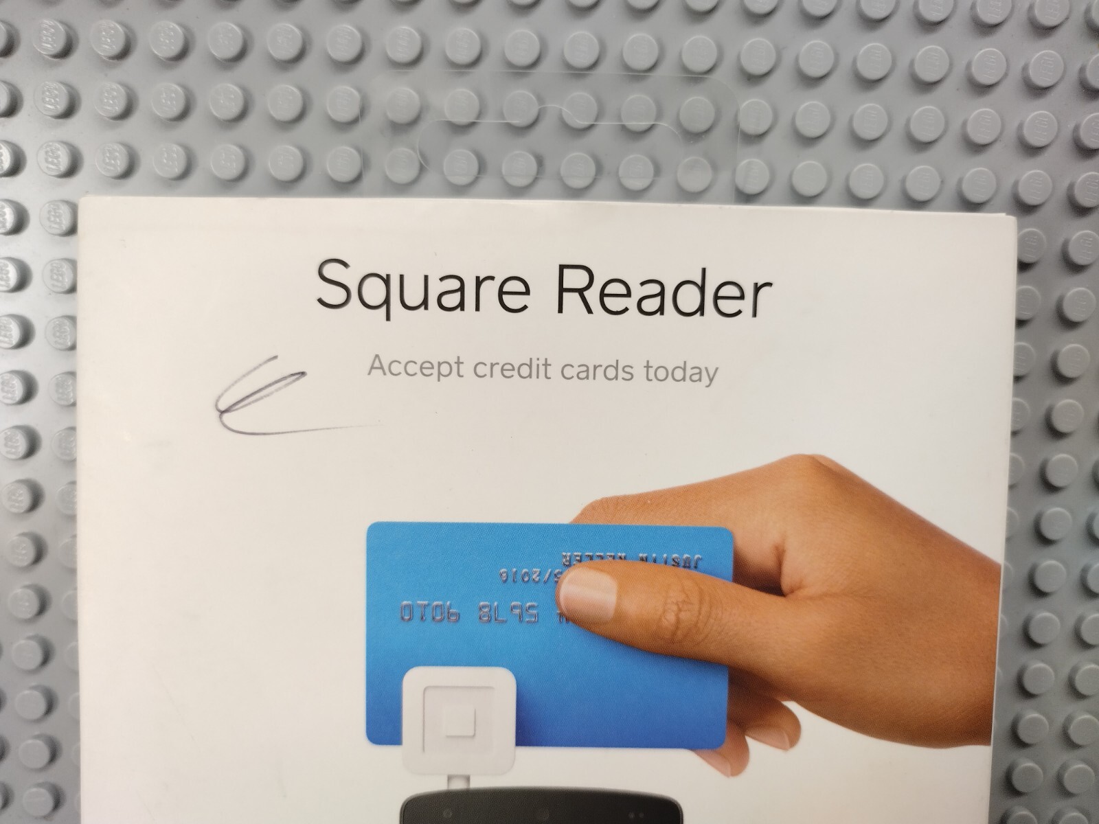 Square Reader A-SKU-0047-02 Credit Card Reader for iPhone, iPad, and Android New