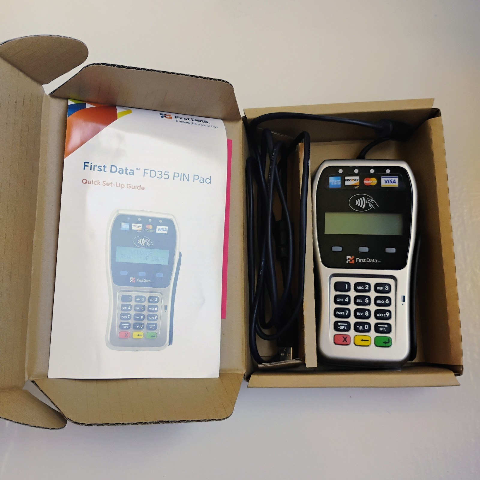 First Data FD-35 POS Credit Card Terminal Reader Works With Box & Instructions