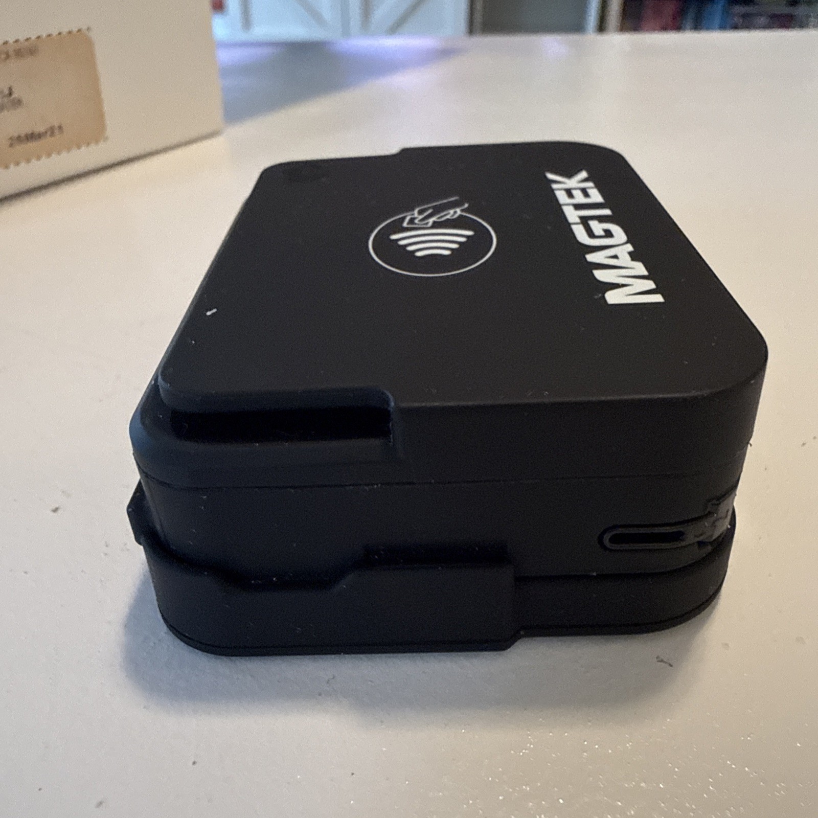 Magtek 21087023 iDynamo 6 Secure Mag/EMV Chip Mobile USB-C Credit Card Reader