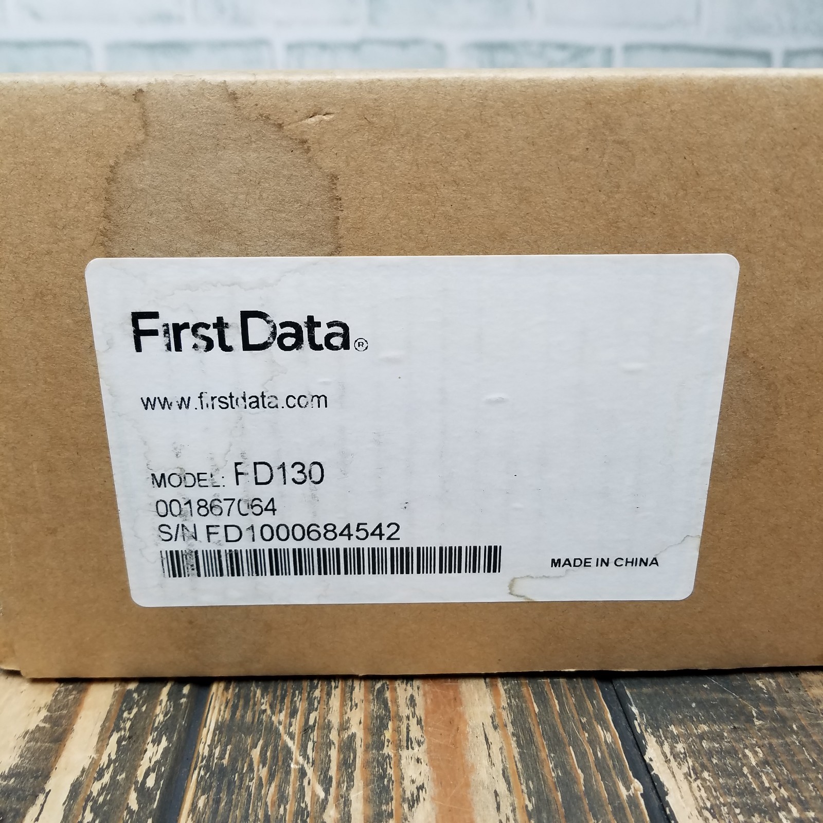 First Data FD130 Credit Card Terminal in BOX with Adapter and Paper + BOX
