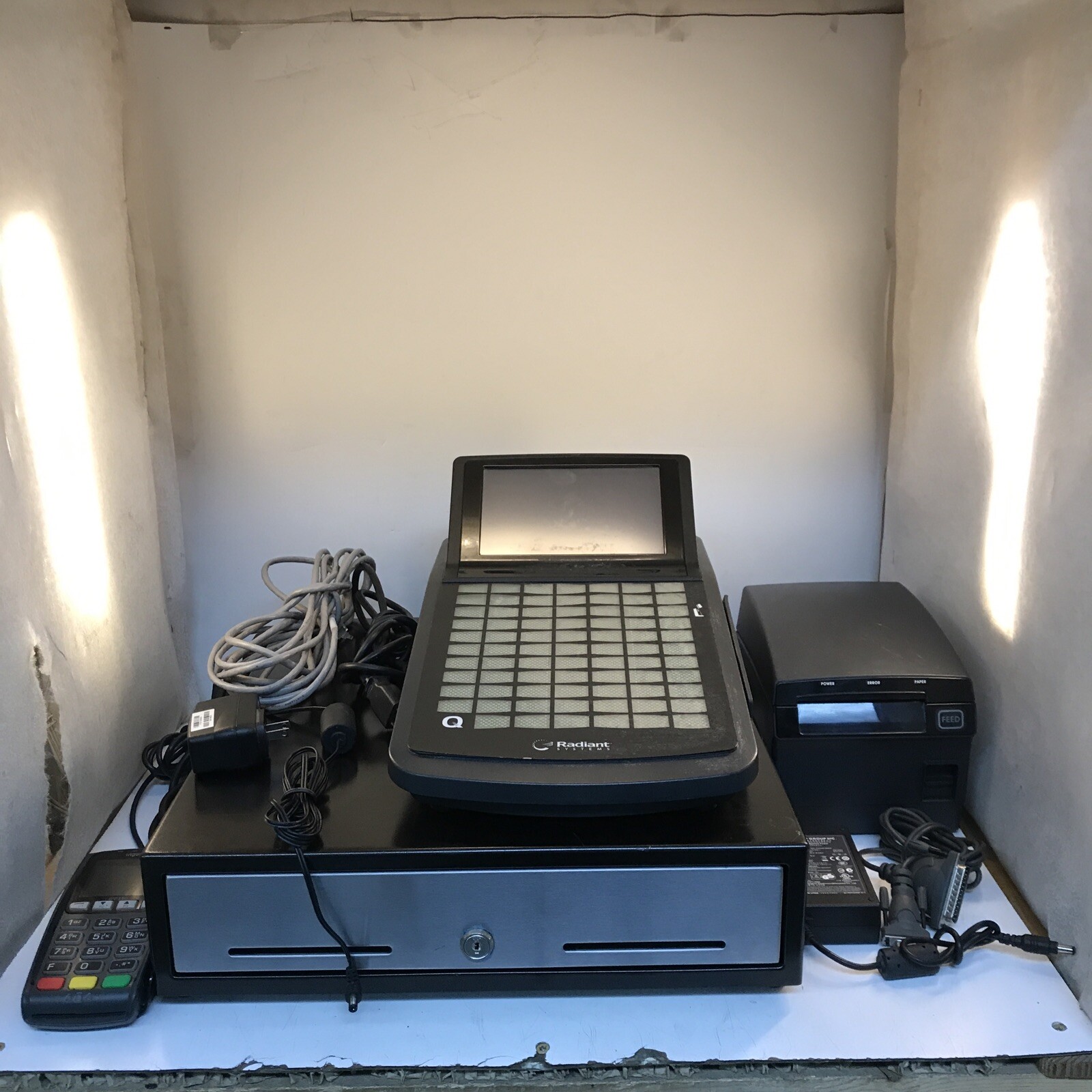 Cashier terminal QS710, PR10310, IPP350-01T1305A and cash drawer Tested