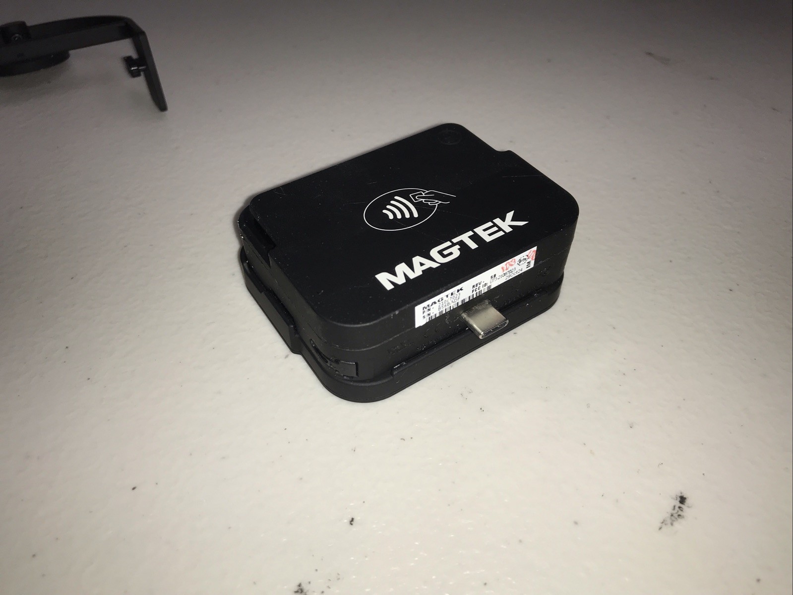 Magtek 21087023 iDynamo 6 Secure Card Reader Authenticator USB-C for iOS/Android