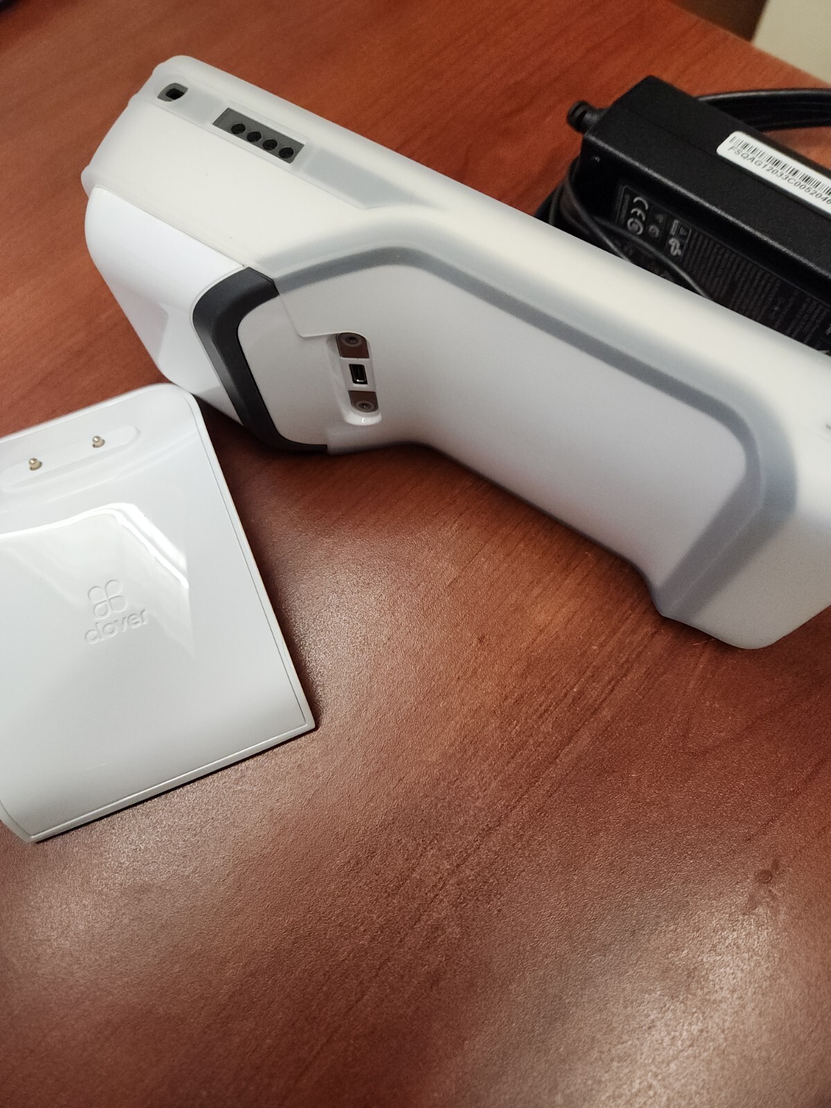 Clover Flex 2 C403 Card Reader POS System + Clover K400 Flex Cradle