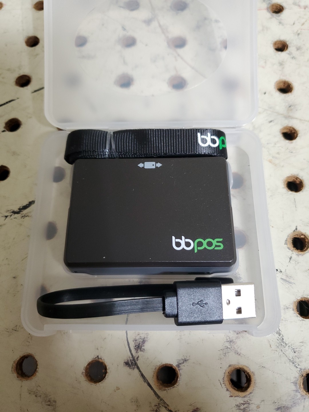 NEE BBPOS Chipper Bluetooth Card Reader 2AB7X Black w/Case, Cord, & Strap